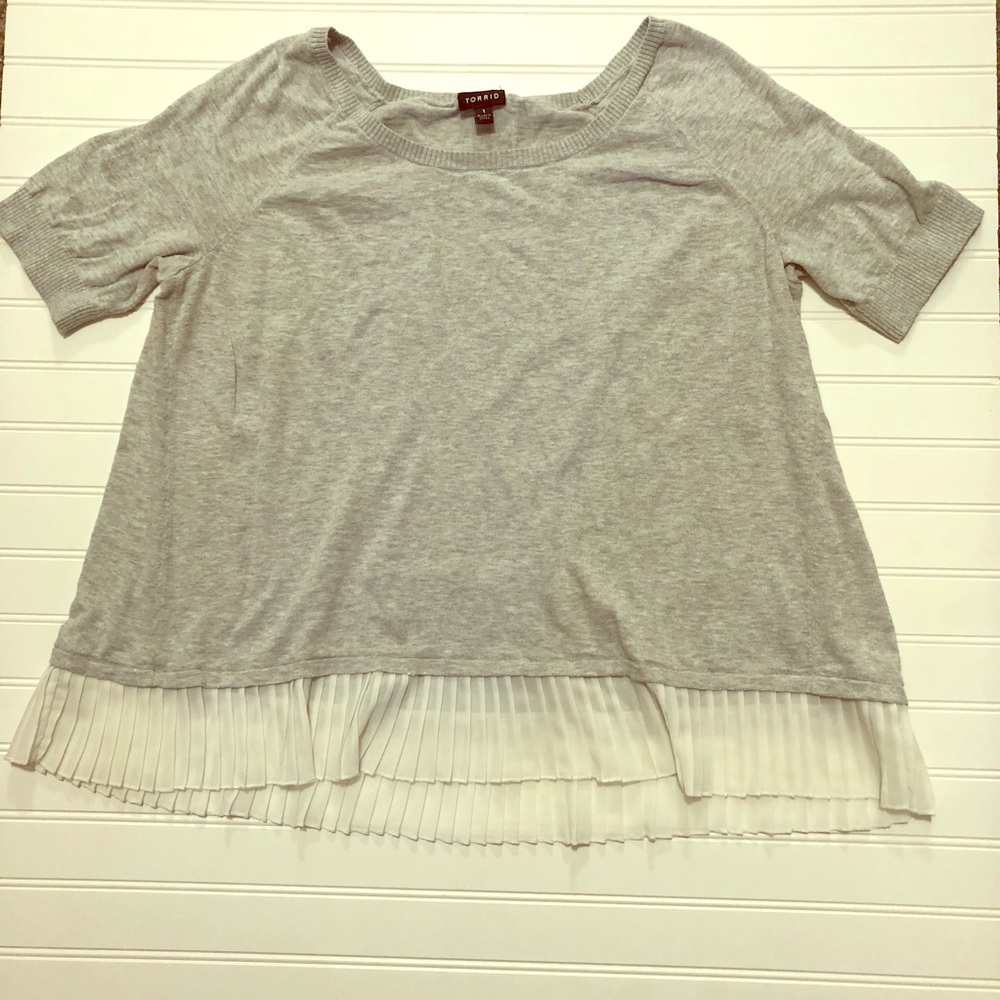 TORRID Lightweight Summer Sweater Size 1